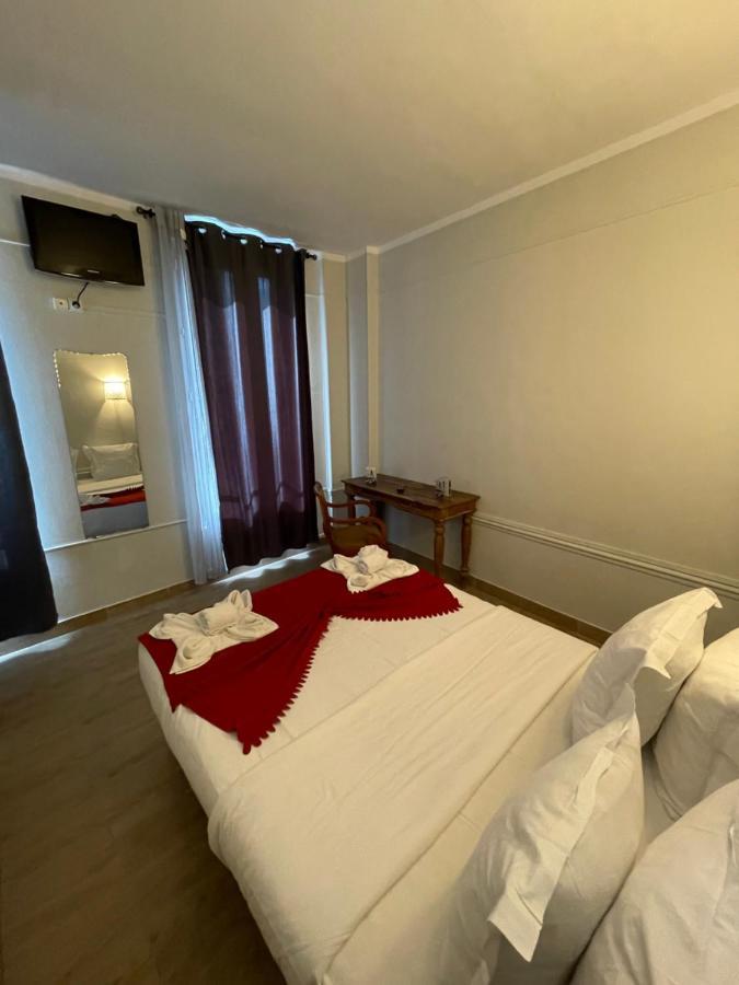 Hotel Central Saint-Denis  Kültér fotó